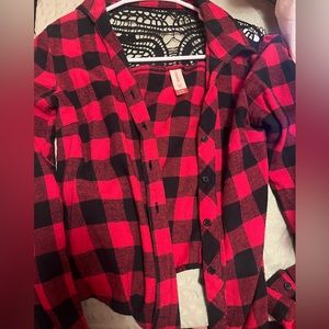 No boundaries -Button down~Tie front ~Red & Black Flannel Size-Small